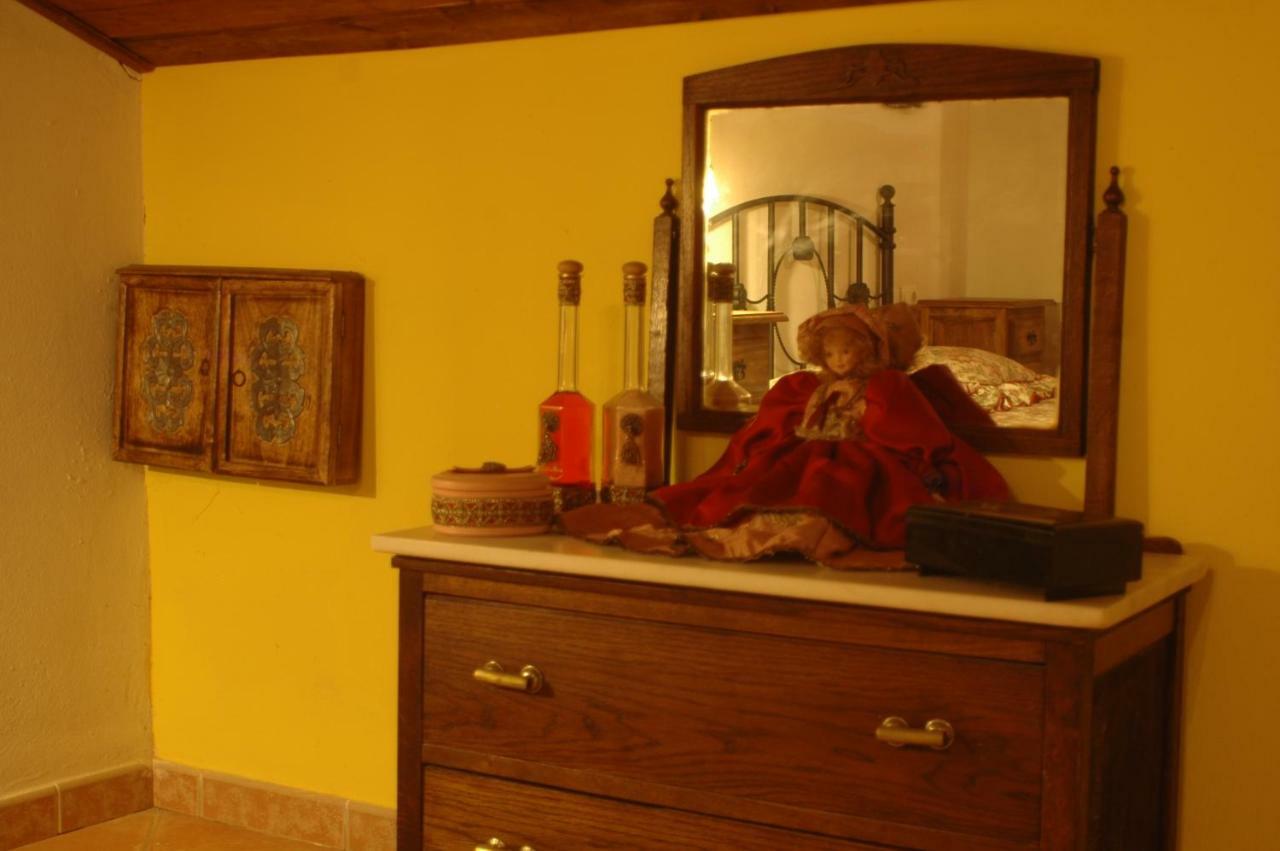 El Romerito Guest House Zalamea la Real Luaran gambar