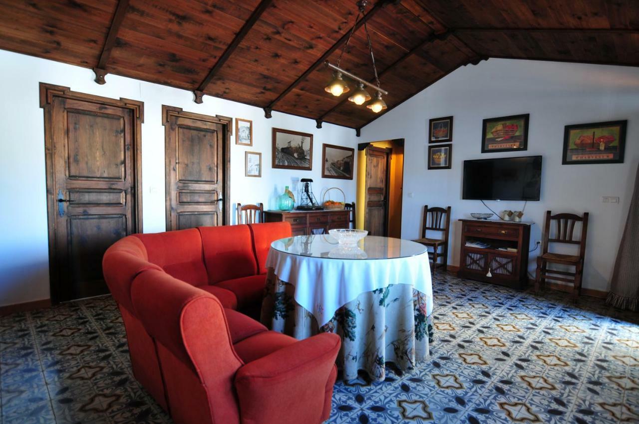 El Romerito Guest House Zalamea la Real Luaran gambar