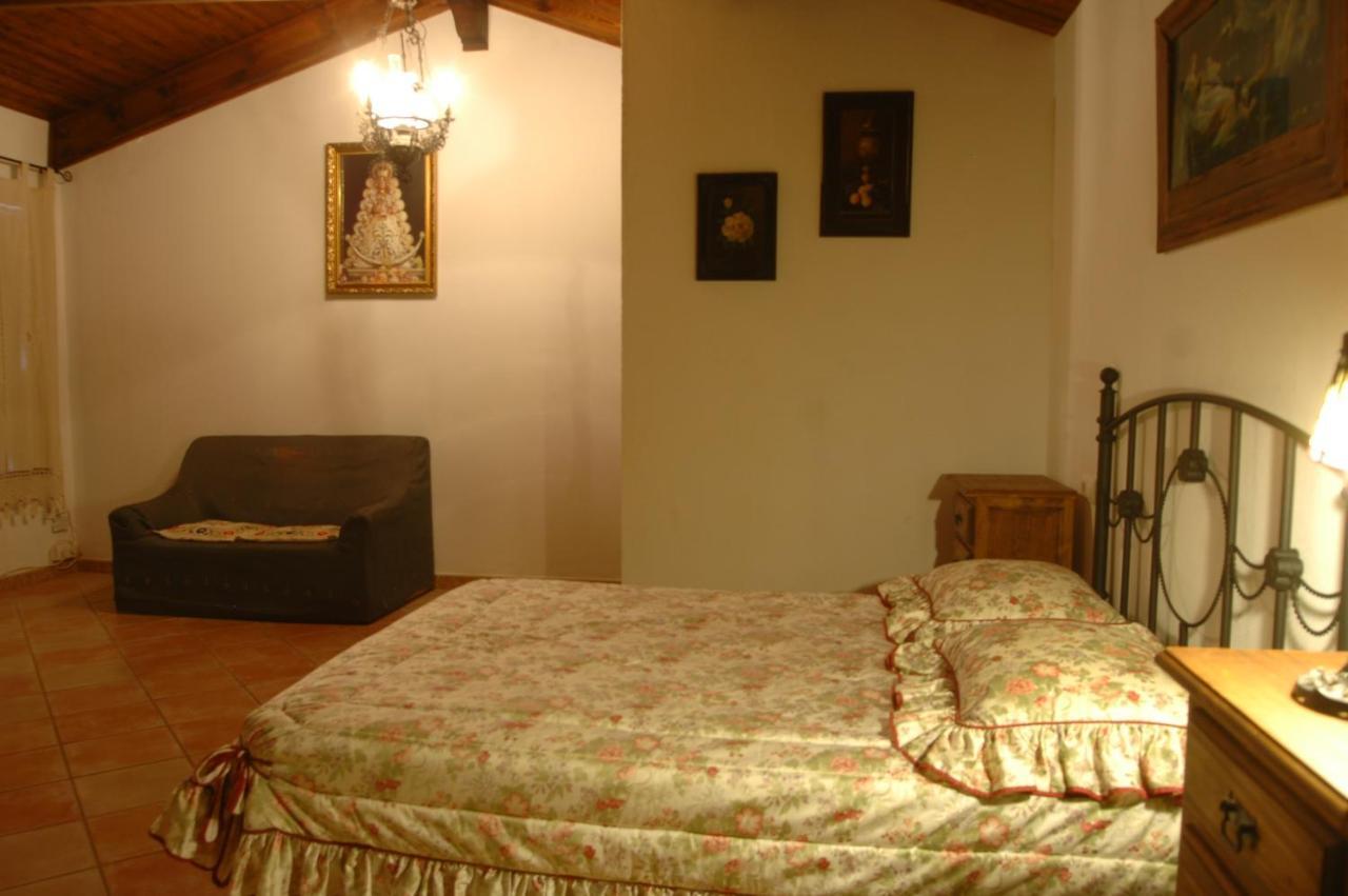 El Romerito Guest House Zalamea la Real Luaran gambar